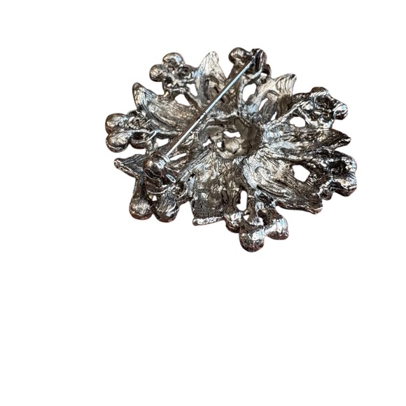 Vintage Black Rhinestone Silver-Tone Flower Brooch Pin Mid-Century Grandma Chic - Picture 4 of 4